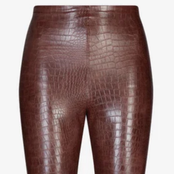 Faux leather brown croc print from commando size small - Picture 3 of 3